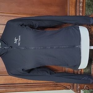 Arc'teryx Women's XS Black Lightweight Jacket